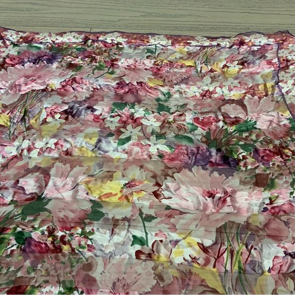 Beautiful Vintage Silk Scarf - Picture 7 of 8